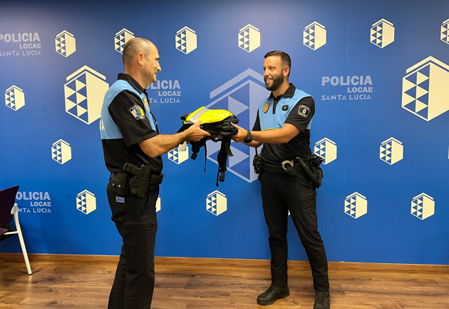 El Ayuntamiento renueva los uniformes y el equipamiento de la Policía Local de Santa Lucía de Tirajana