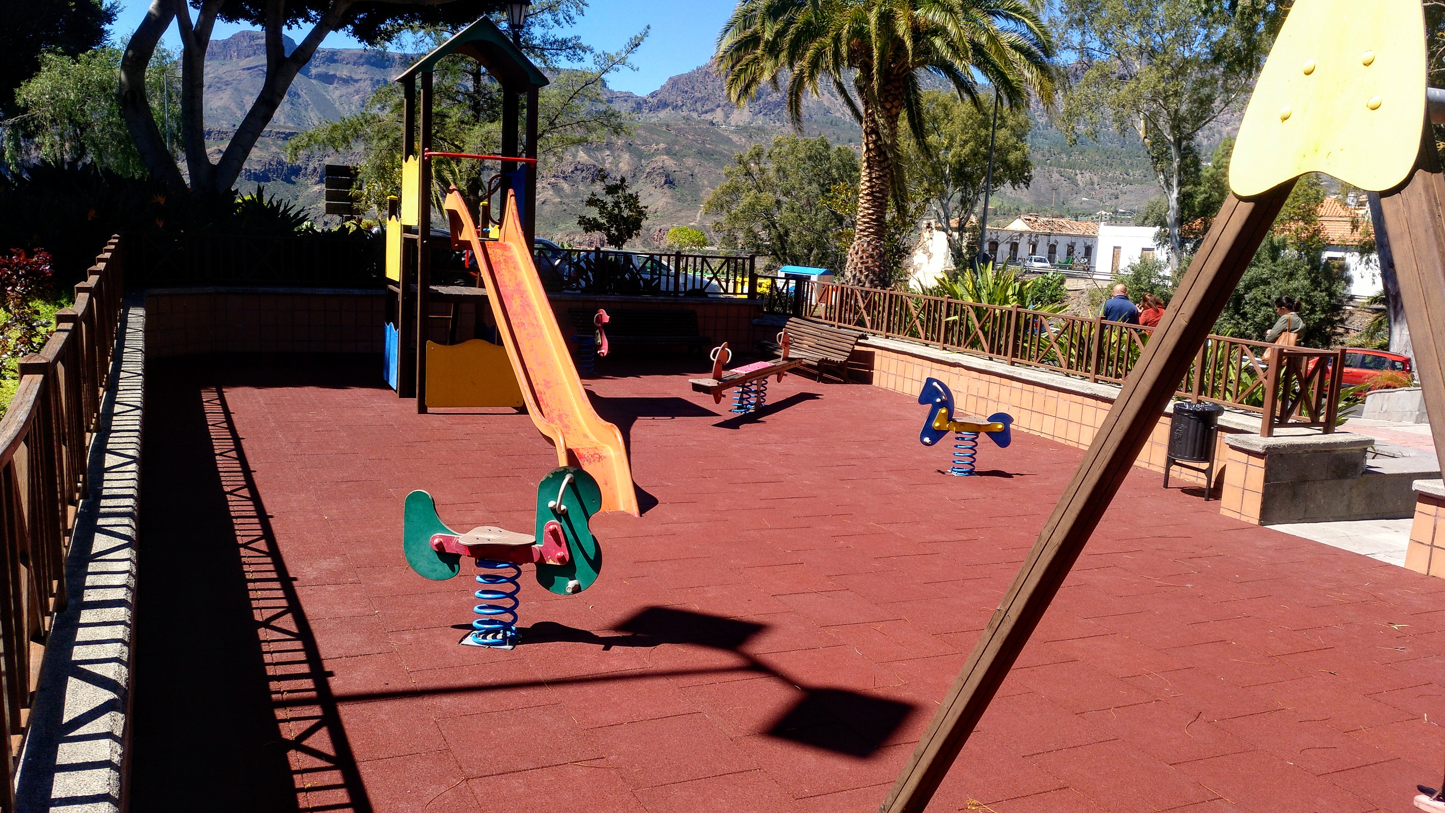 Santa Lucía de Tirajana renueva los parques infantiles en todos los barrios con una inversión de más de 800.000 euros 