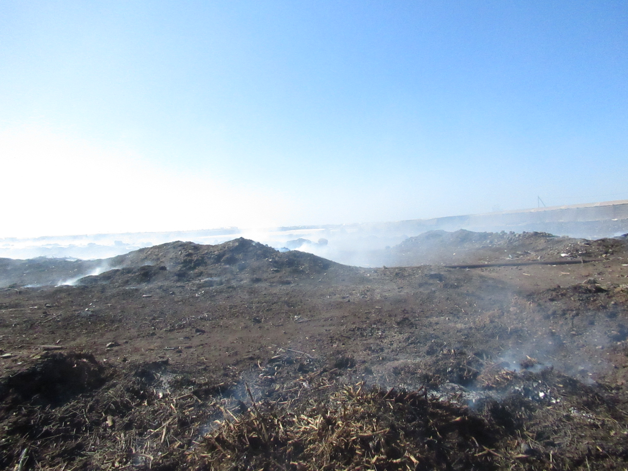 El Ayuntamiento recomienda medidas sanitarias preventivas ante los efectos del humo del incendio sofocado en Barranco de Balos 